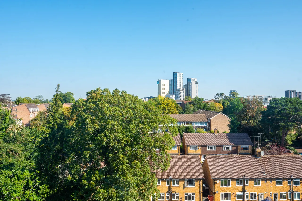 24 Craigmore Tower, Guildford Road, Woking, photo 5