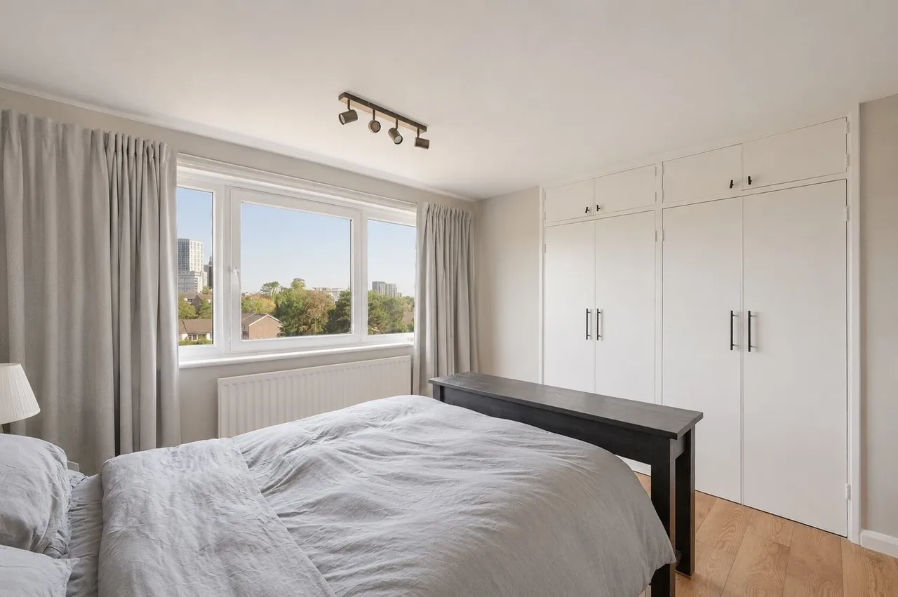 24 Craigmore Tower, Guildford Road, Woking, photo 9