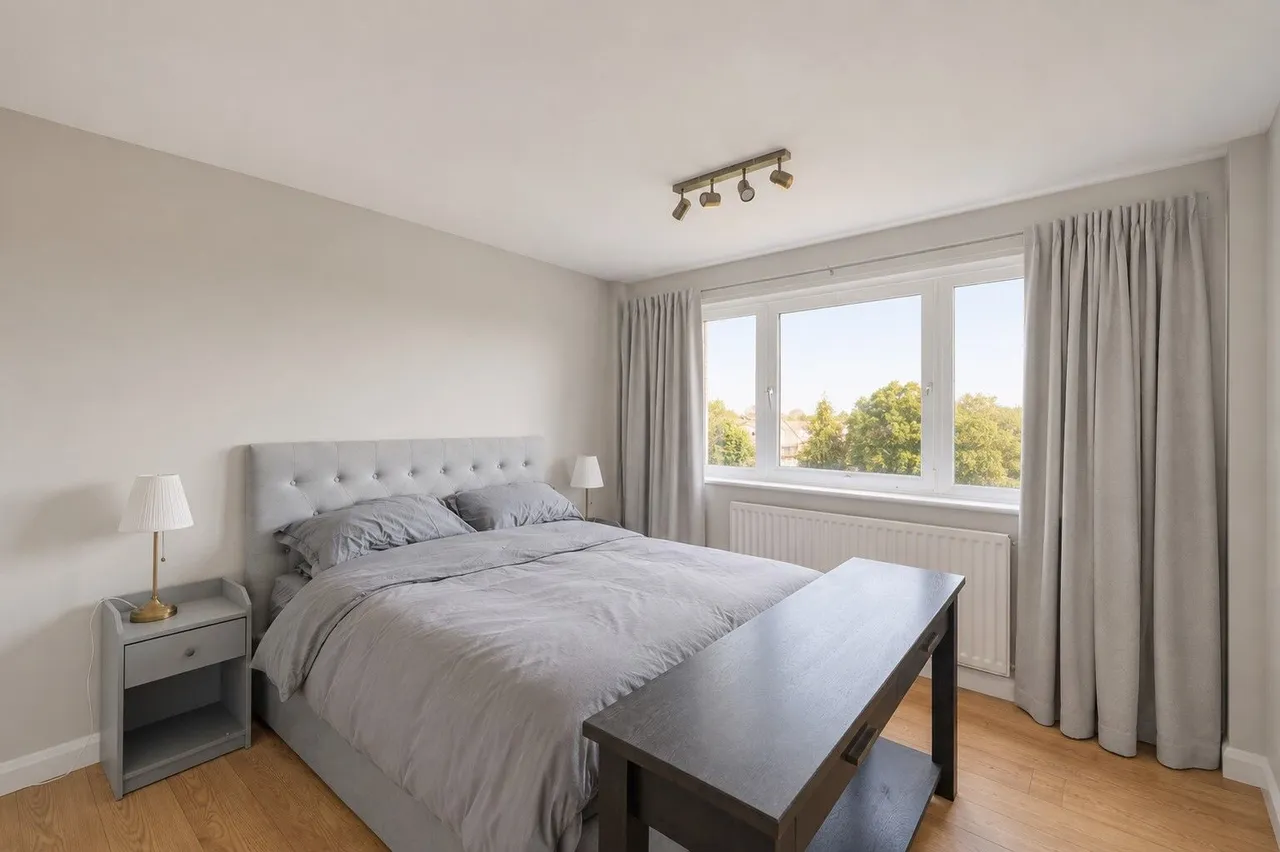24 Craigmore Tower, Guildford Road, Woking, photo 3