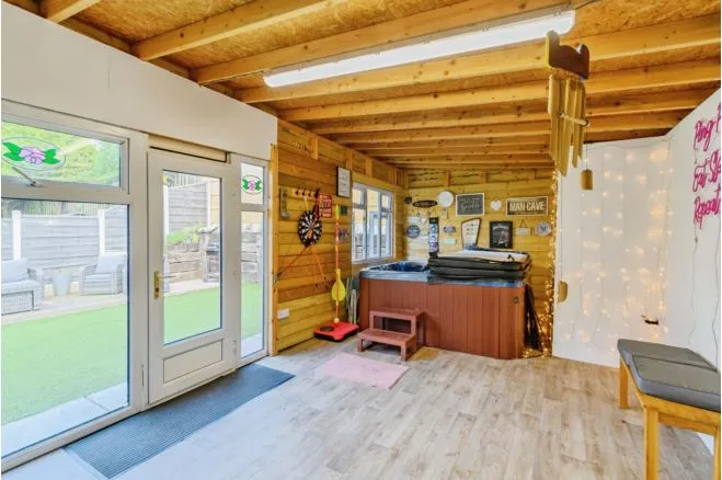 Bishops Meadow, Manchester, M24, photo 18