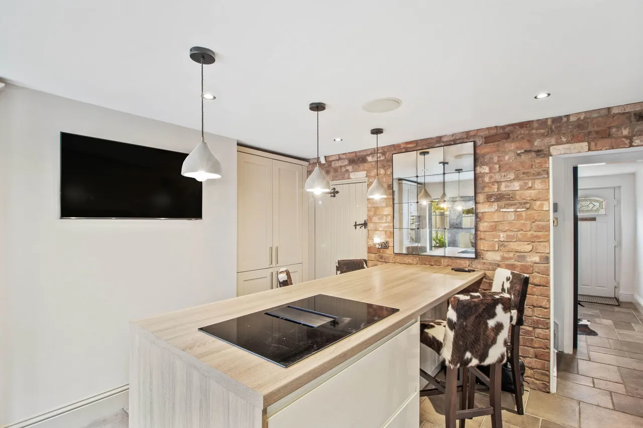 Church Road, Lymm, Lymm, WA13 0QQ, photo 4