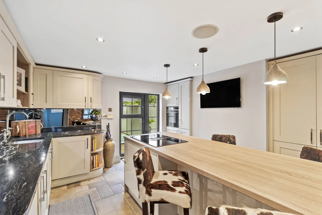 Church Road, Lymm, Lymm, WA13 0QQ, photo 2