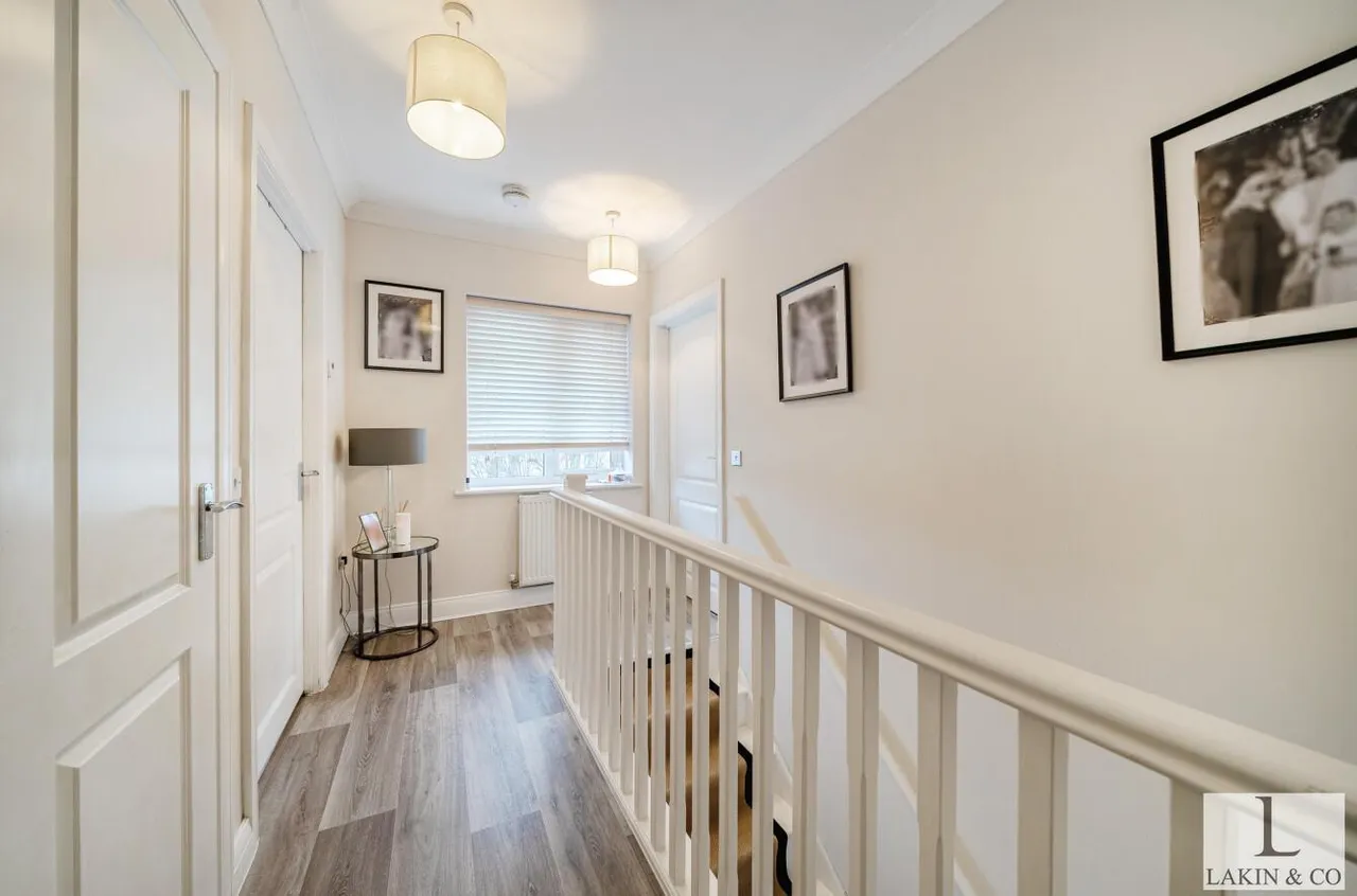 Crosby Gardens, Uxbridge, UB8 1GS, photo 10