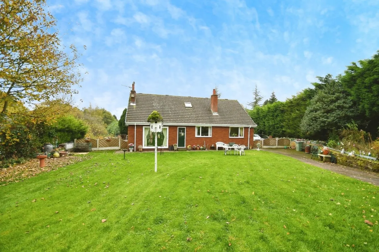 Top Road, Hardwick Wood, S42, photo 23