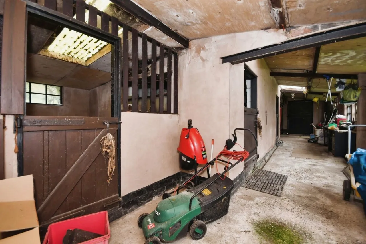 Top Road, Hardwick Wood, S42, photo 19