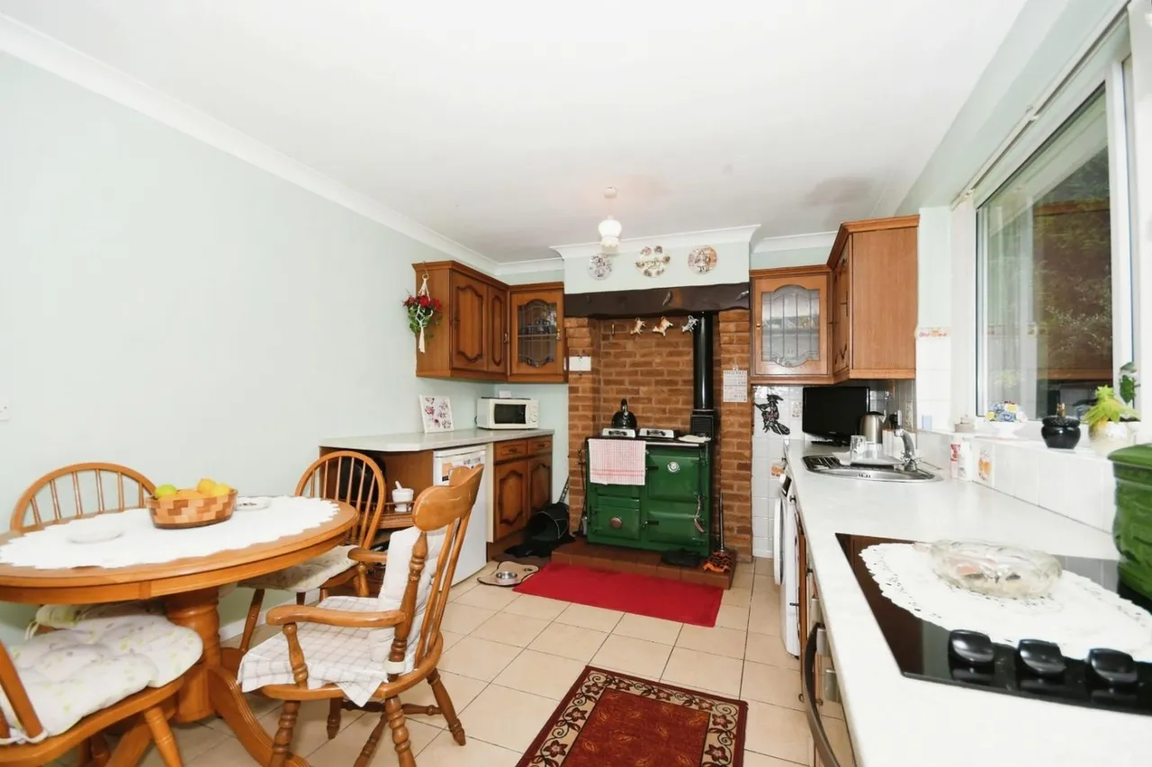 Top Road, Hardwick Wood, S42, photo 4