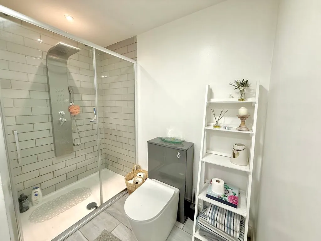 Luton Road, Dunstable LU5 4LE, photo 6