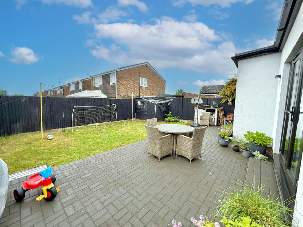 Luton Road, Dunstable LU5 4LE, photo 20
