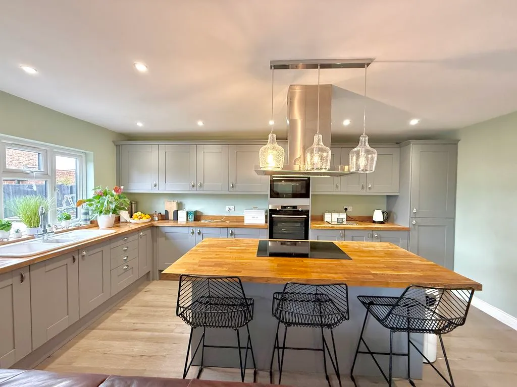 Luton Road, Dunstable LU5 4LE, photo 2