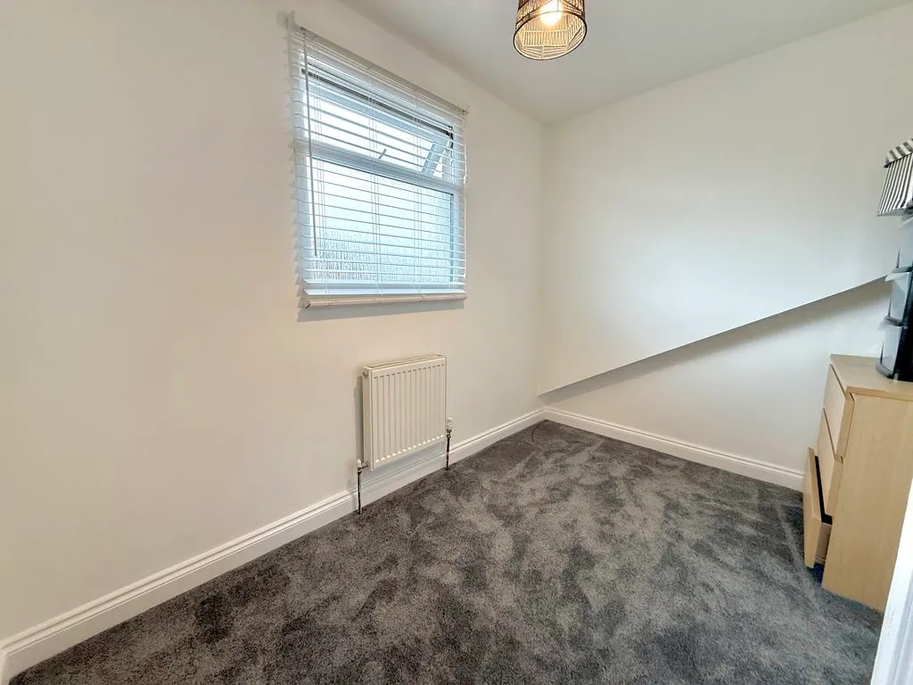 Luton Road, Dunstable LU5 4LE, photo 17