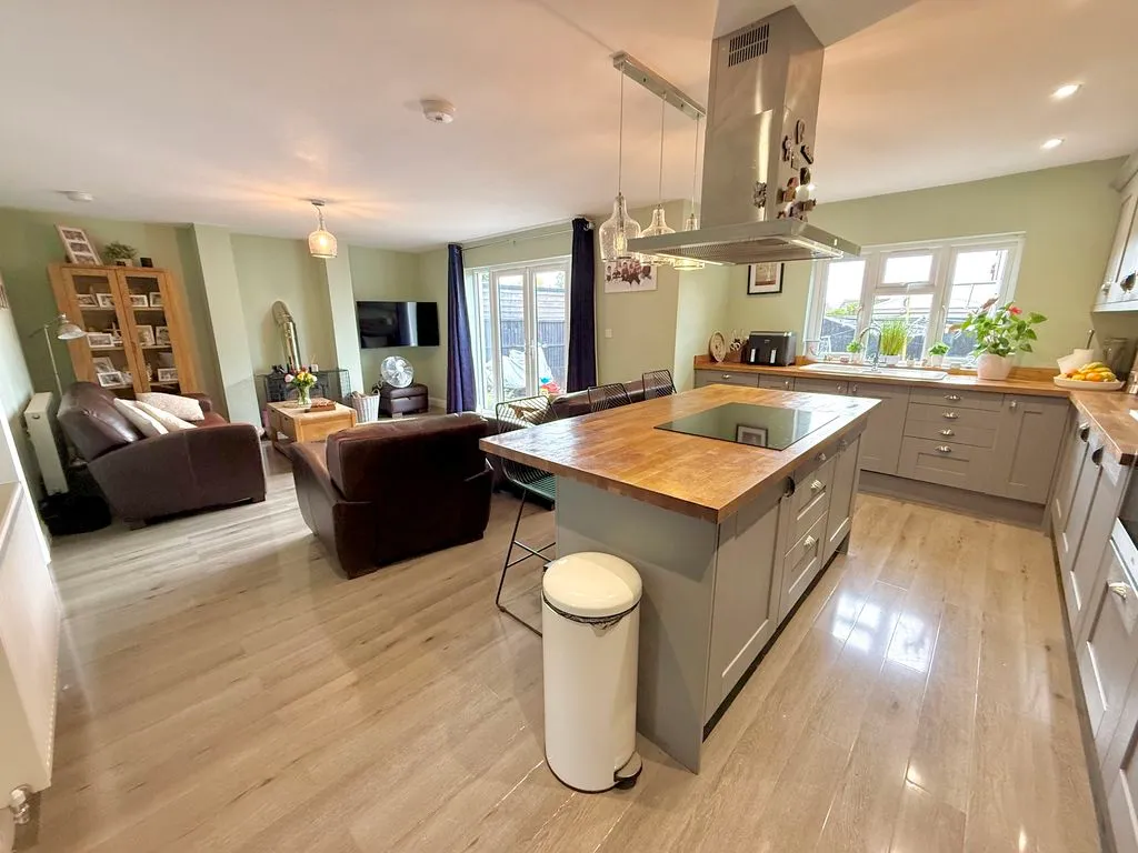 Luton Road, Dunstable LU5 4LE, photo 9