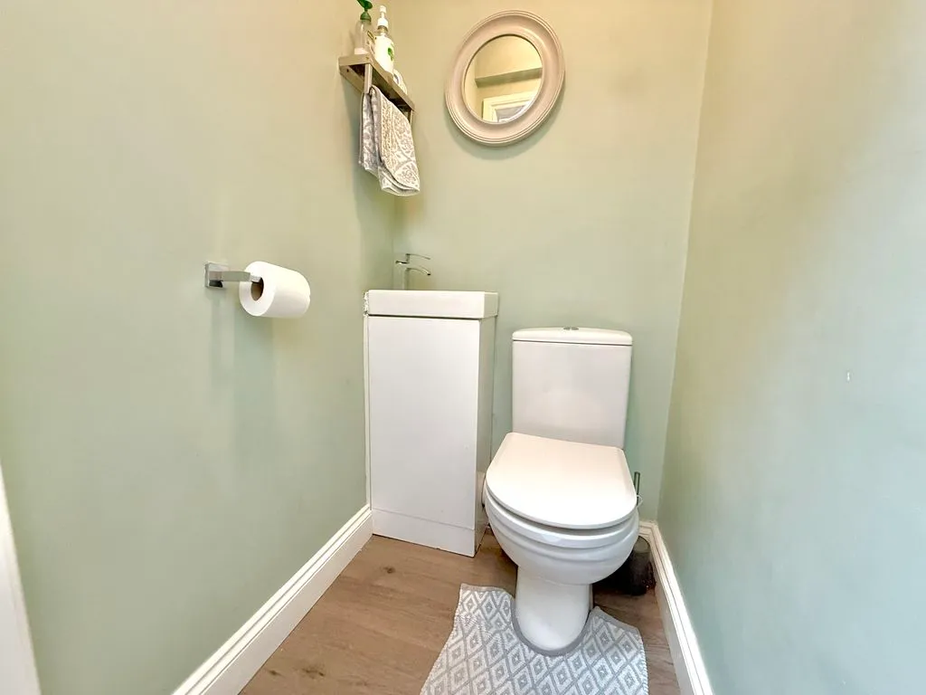 Luton Road, Dunstable LU5 4LE, photo 12