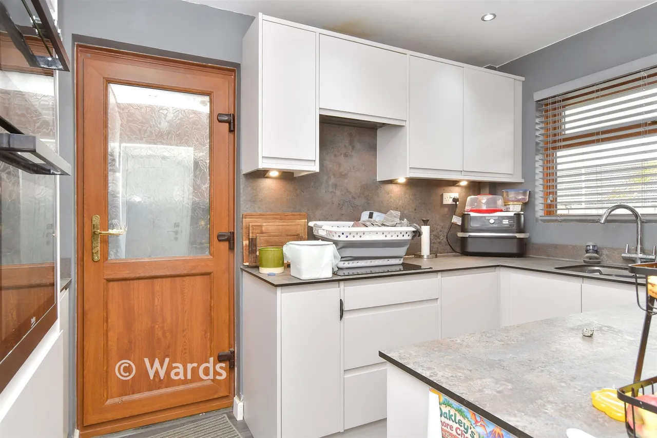 Roberts Close, Sittingbourne, ME10, photo 4