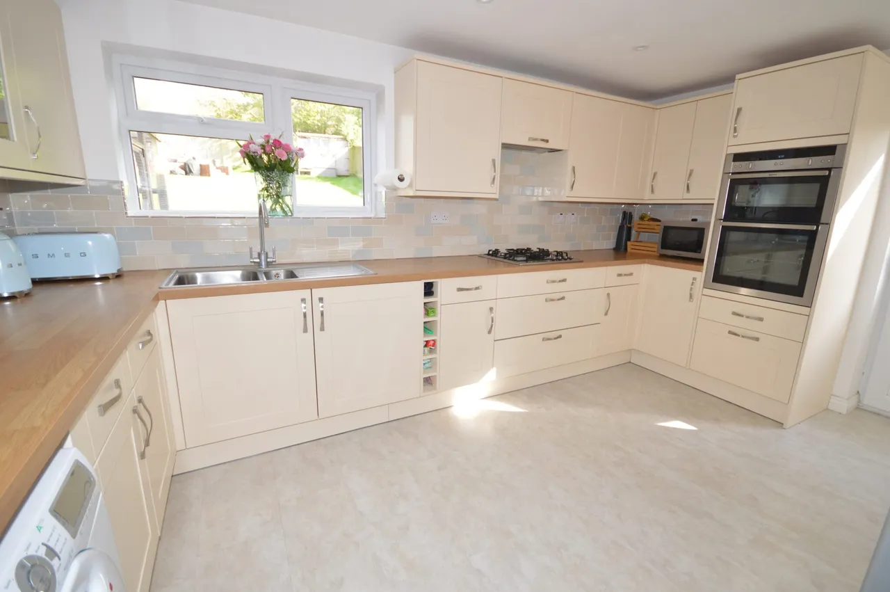 Tring Road, Wendover, HP22, photo 3