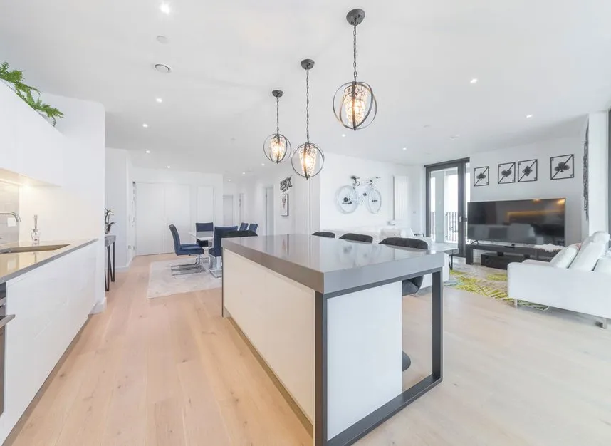 Schooner Road, Royal Wharf, E16, photo 2
