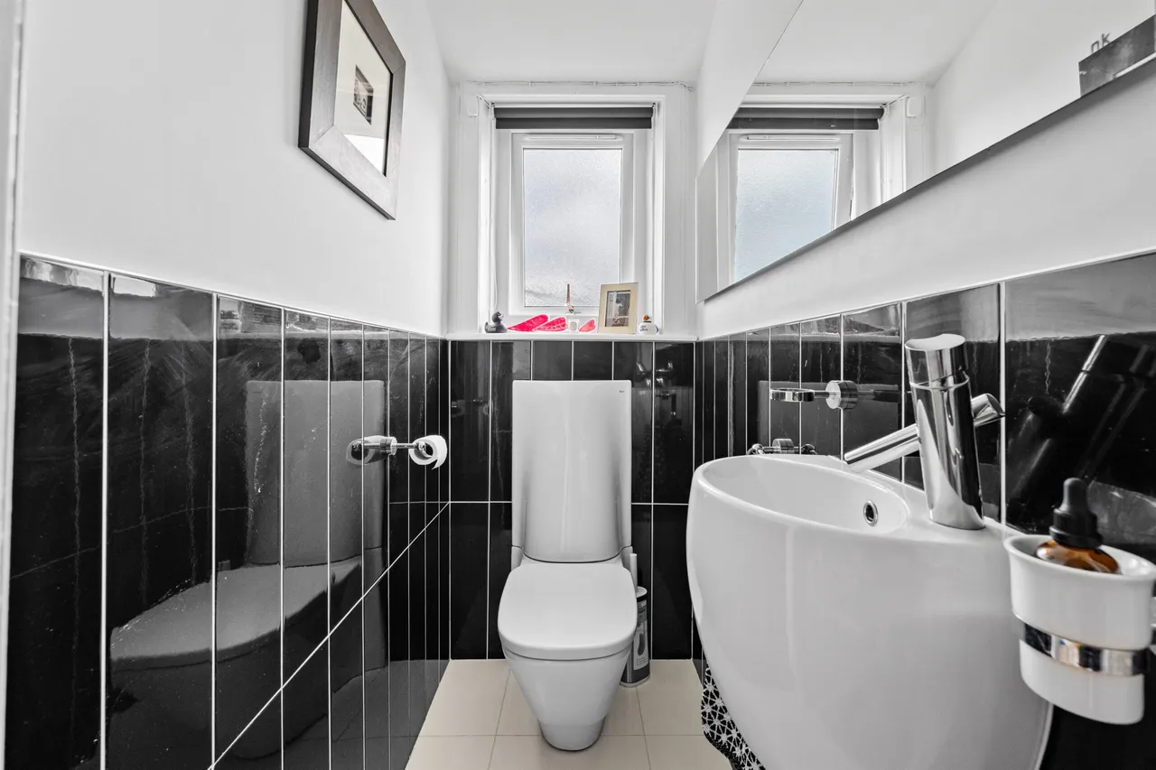 Huntly Avenue, Giffnock, photo 23