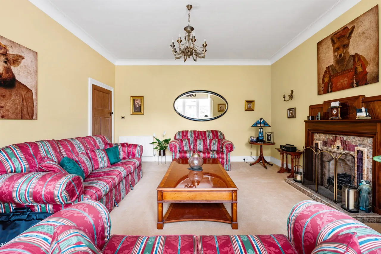 Huntly Avenue, Giffnock, photo 4