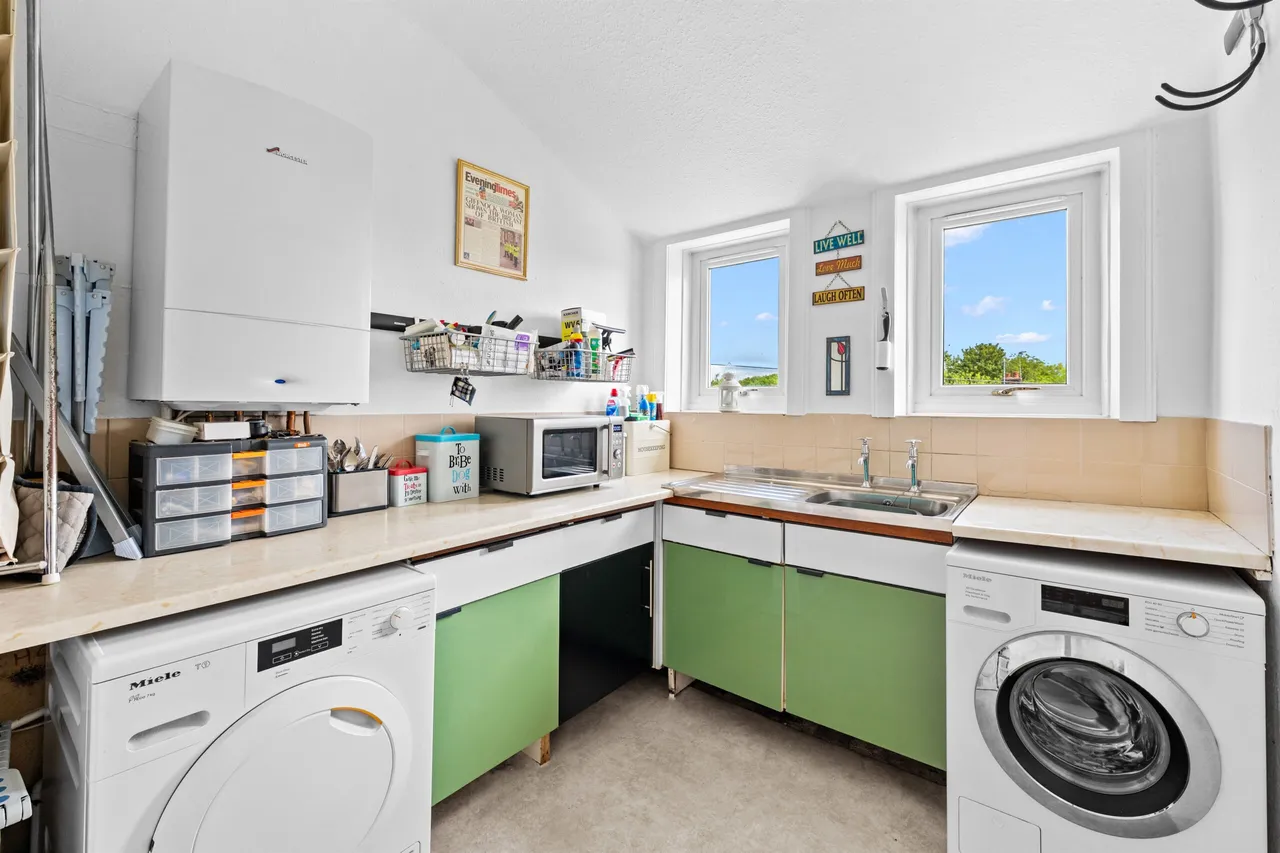 Huntly Avenue, Giffnock, photo 11
