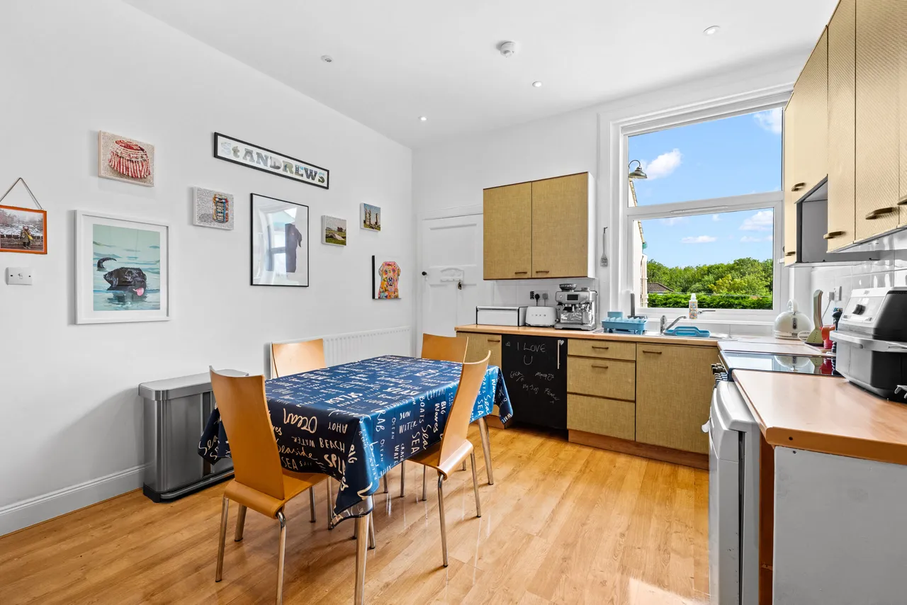 Huntly Avenue, Giffnock, photo 9