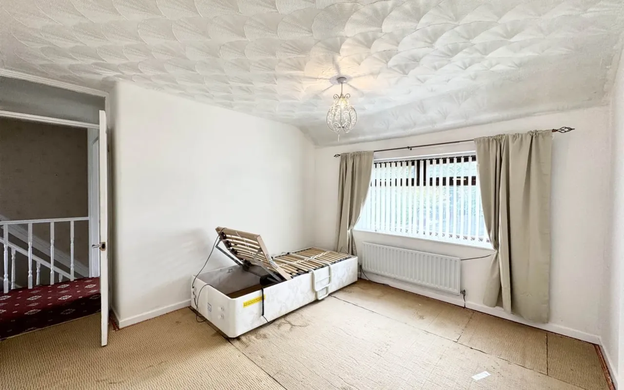 Price Grove, St Helens, photo 6