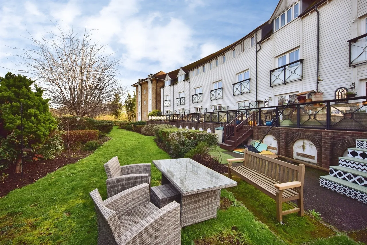 Medway Court, Aylesford, ME20, photo 12