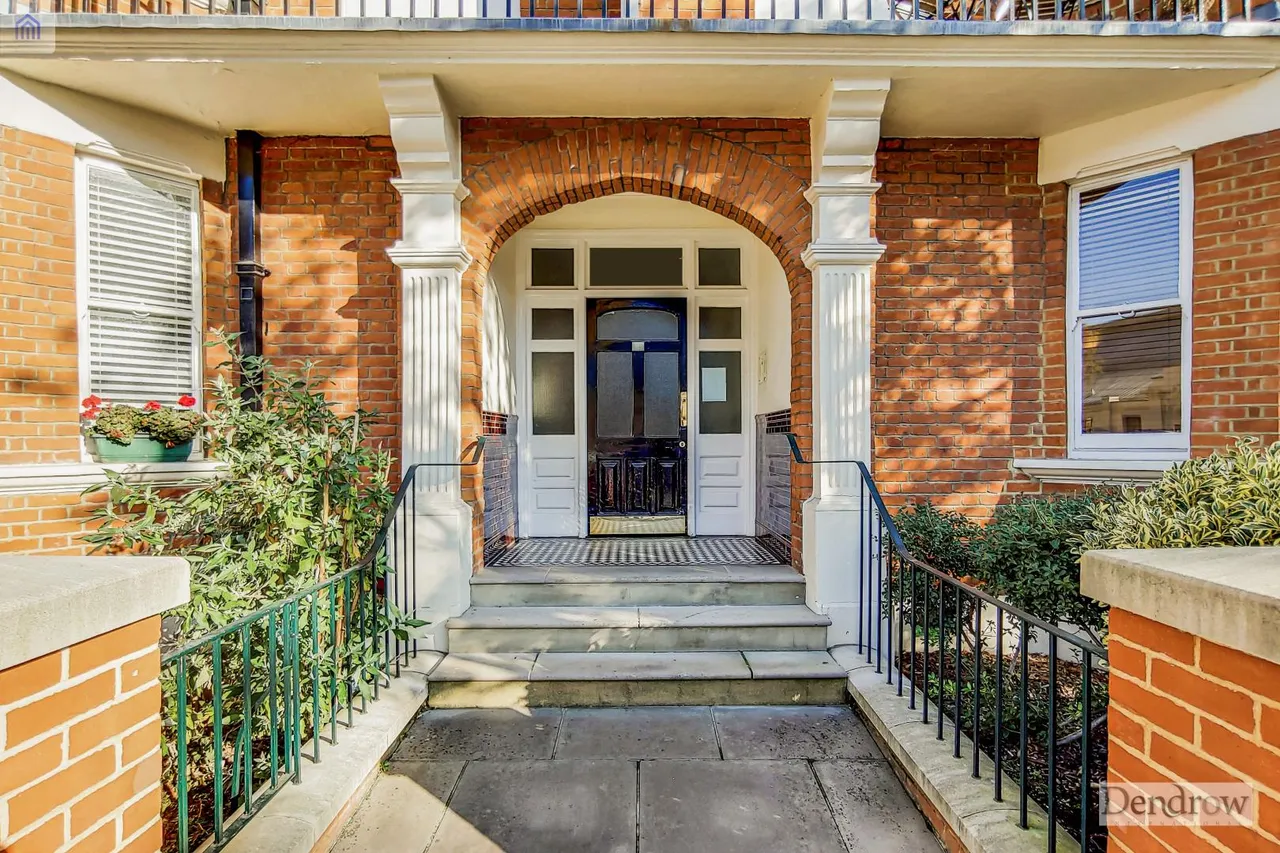 2 bed flat for sale — Delaware Road, London, W9 2LH
