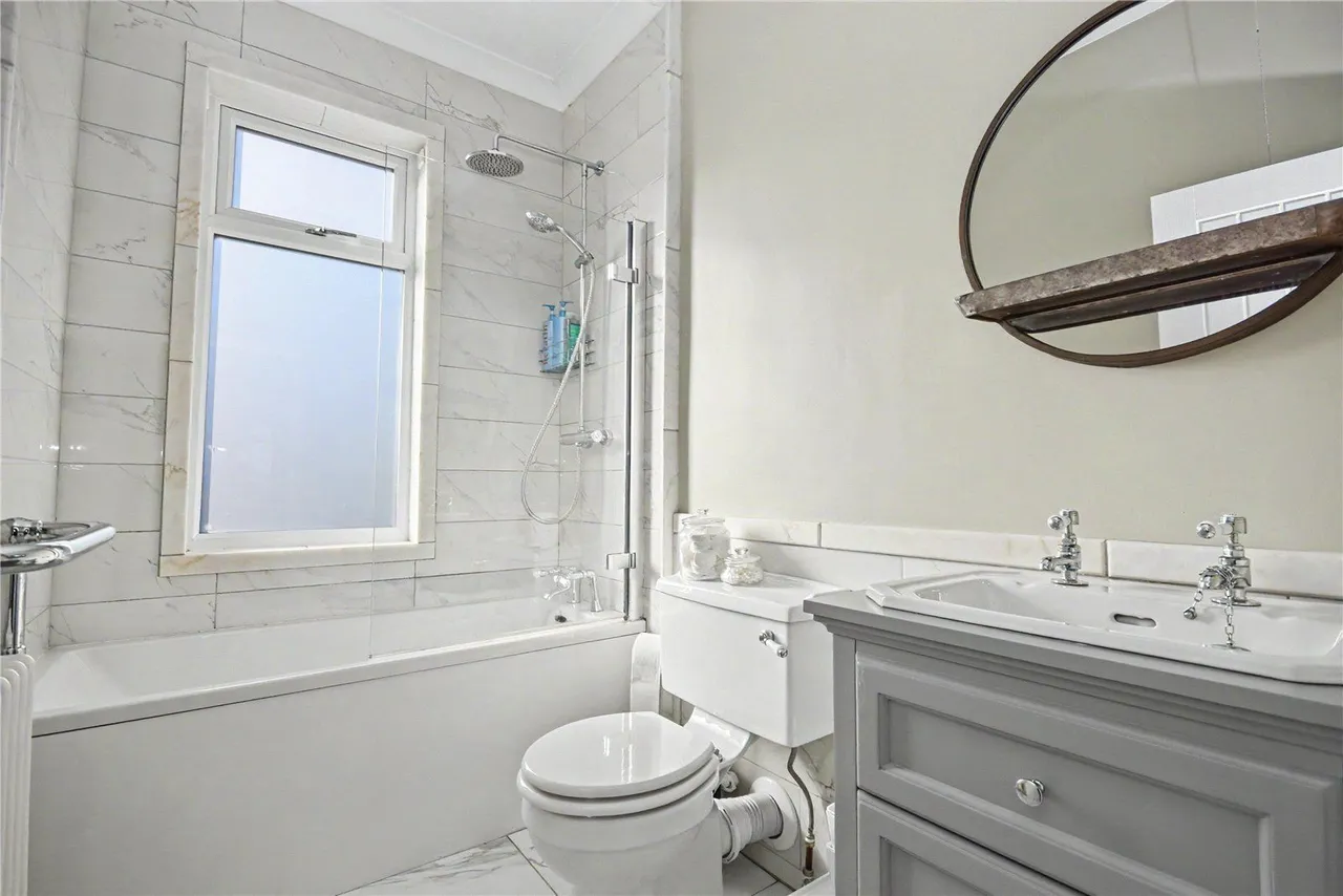 Aberford Road, Wakefield, WF1, photo 13