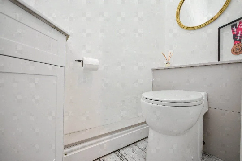 Aberford Road, Wakefield, WF1, photo 17