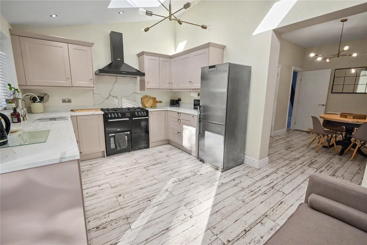 Aberford Road, Wakefield, WF1, photo 3