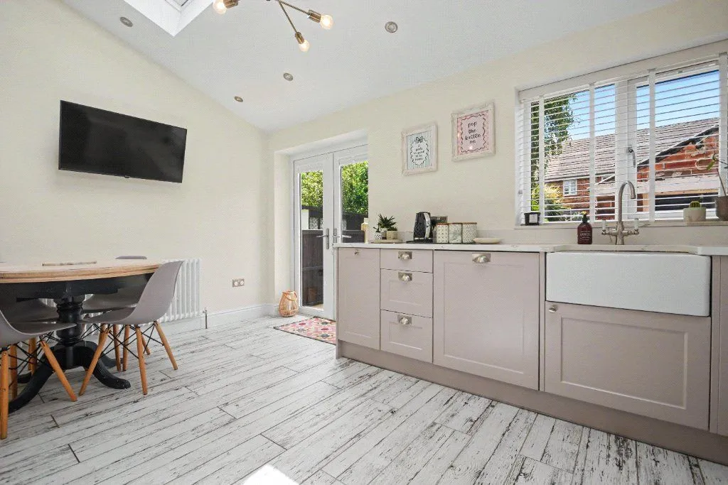 Aberford Road, Wakefield, WF1, photo 8