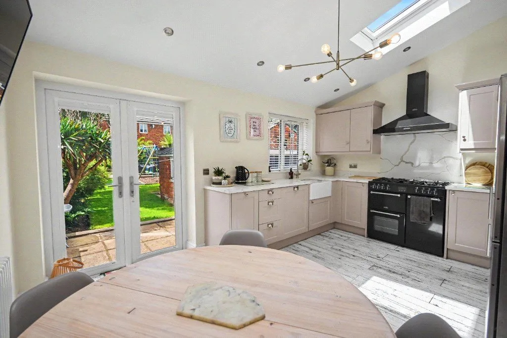 Aberford Road, Wakefield, WF1, photo 5