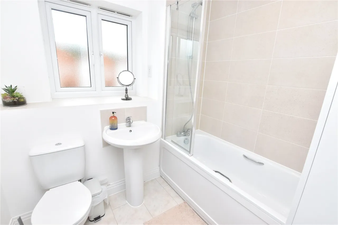 Canada Avenue, Farnborough, Hampshire, GU14 0FJ, photo 8