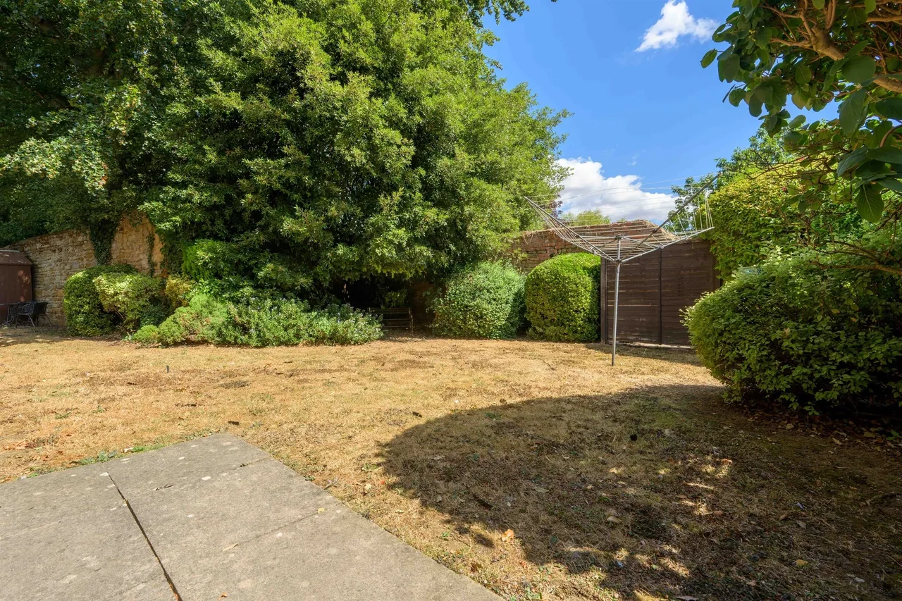 1 bed flat for sale, Plough Close, Kettering, NN14