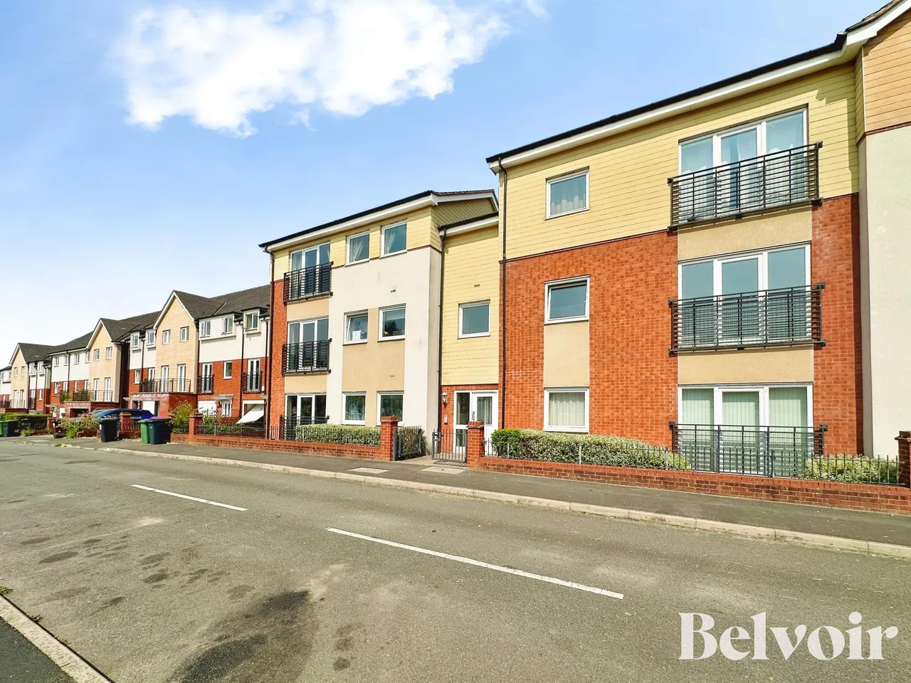 2 bed flat for sale — Key Gardens, Heath Town, Wolverhampton, WV10