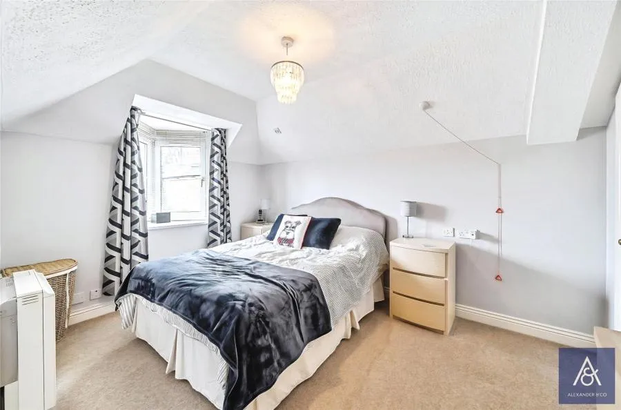 High Street, Brackley, NN13, photo 11
