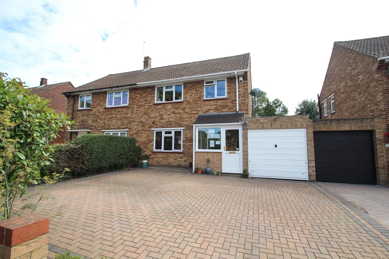3 bed house for sale — Lodge Hill, Welling