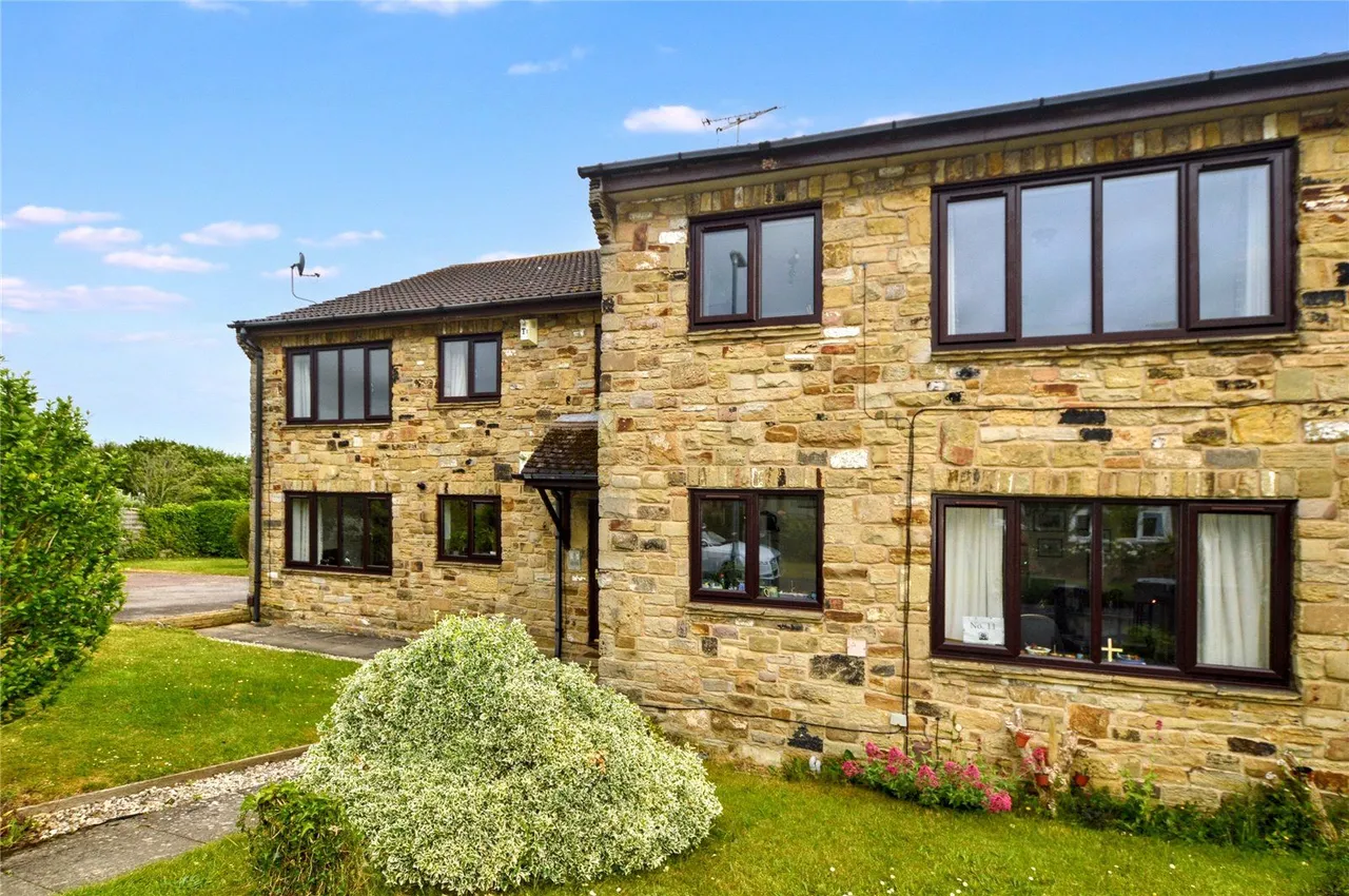 2 bed flat for sale, Grasmere Drive, Wetherby, LS22