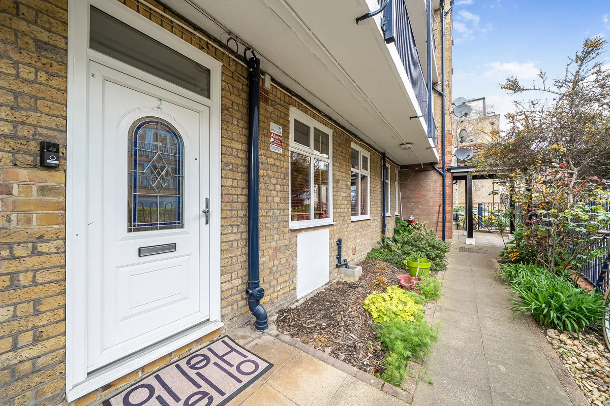 London, SE16 5HB, photo 14