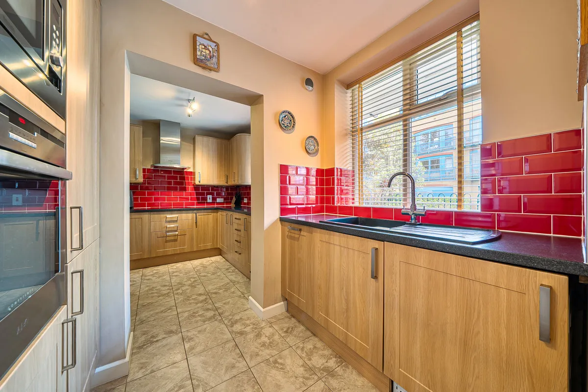 London, SE16 5HB, photo 8