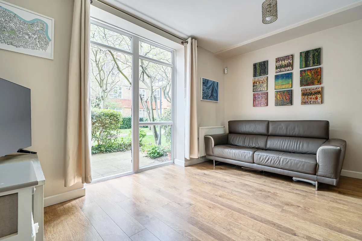 London, SE16 5HB, photo 4