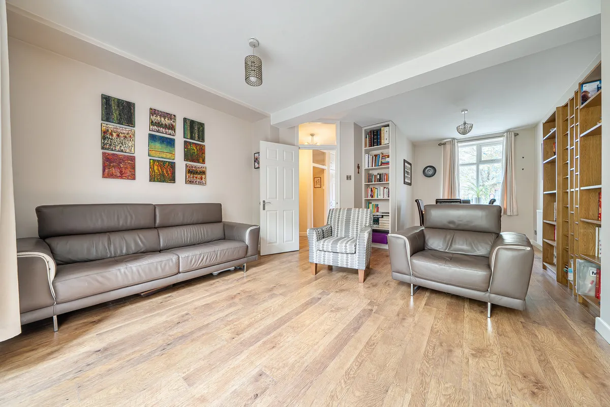 London, SE16 5HB, photo 3