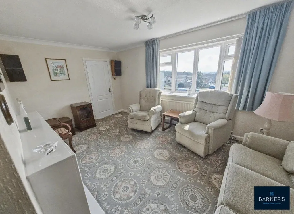 Swallow Hill, Upper Batley WF17 0QN, photo 7