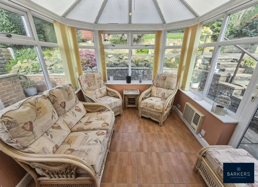 Swallow Hill, Upper Batley WF17 0QN, photo 13