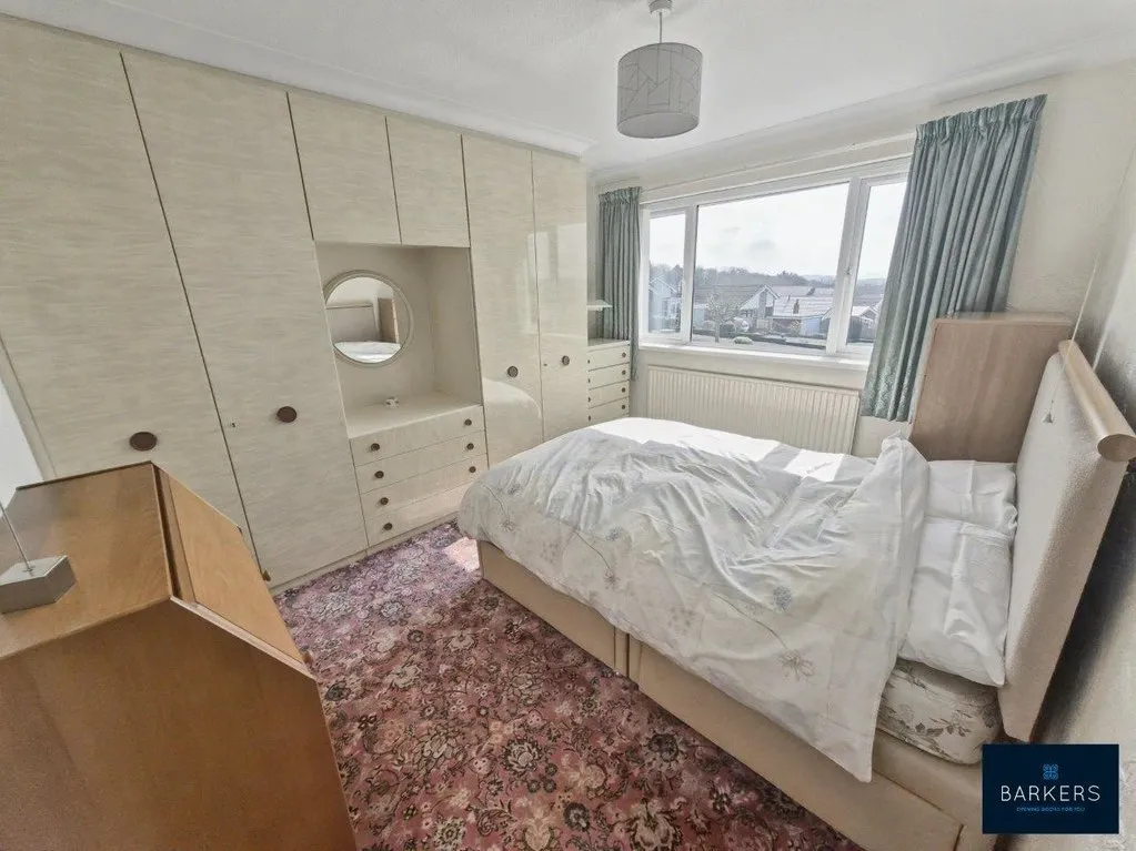 Swallow Hill, Upper Batley WF17 0QN, photo 16