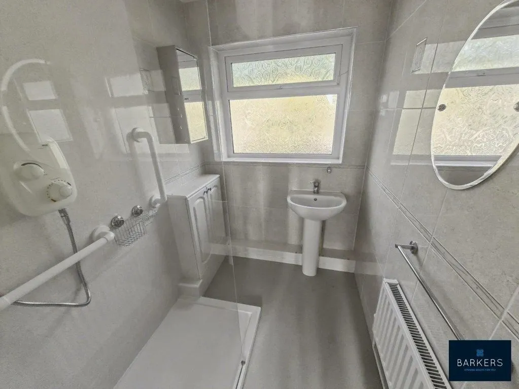Swallow Hill, Upper Batley WF17 0QN, photo 14
