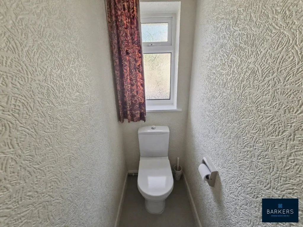 Swallow Hill, Upper Batley WF17 0QN, photo 18