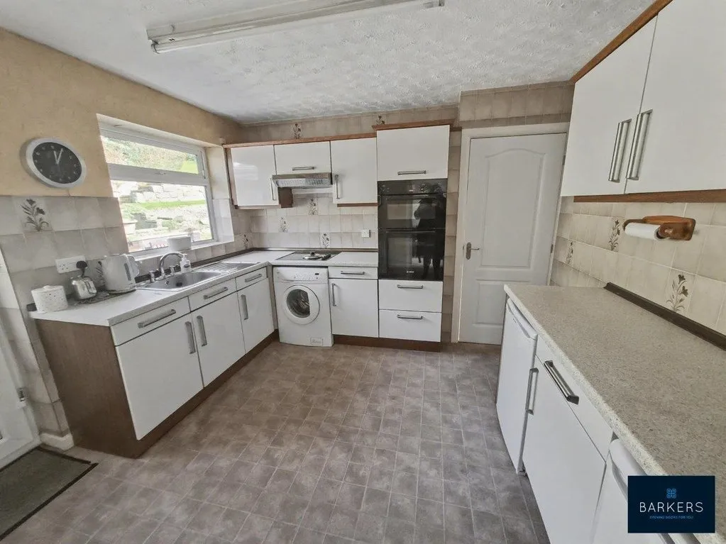 Swallow Hill, Upper Batley WF17 0QN, photo 10