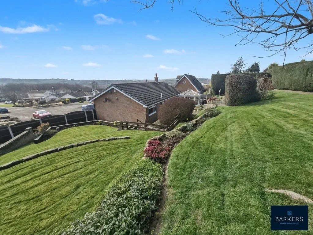 Swallow Hill, Upper Batley WF17 0QN, photo 5