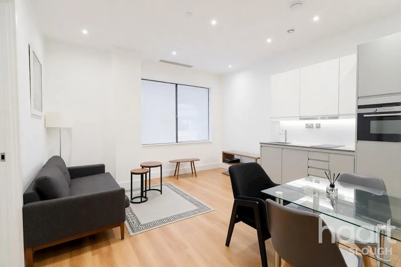 Bath Road, SL1, photo 14