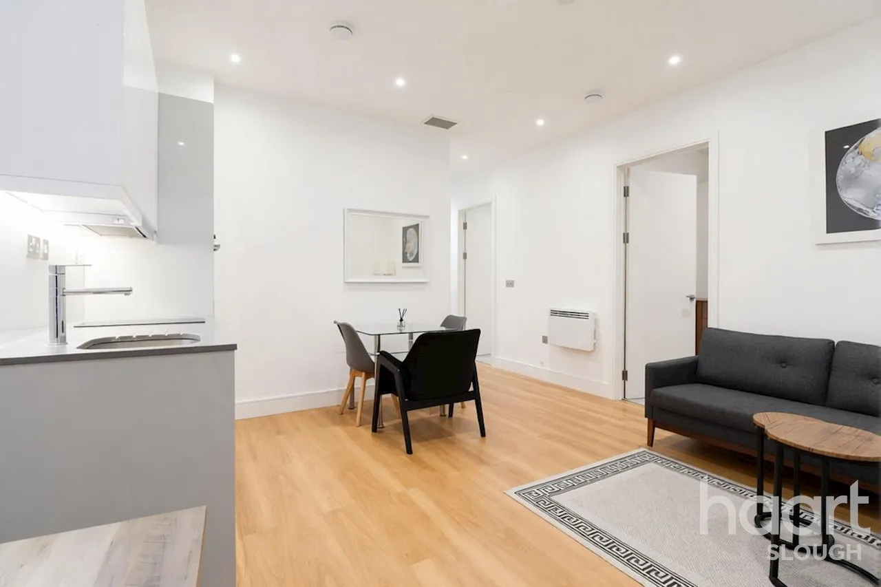 Bath Road, SL1, photo 12